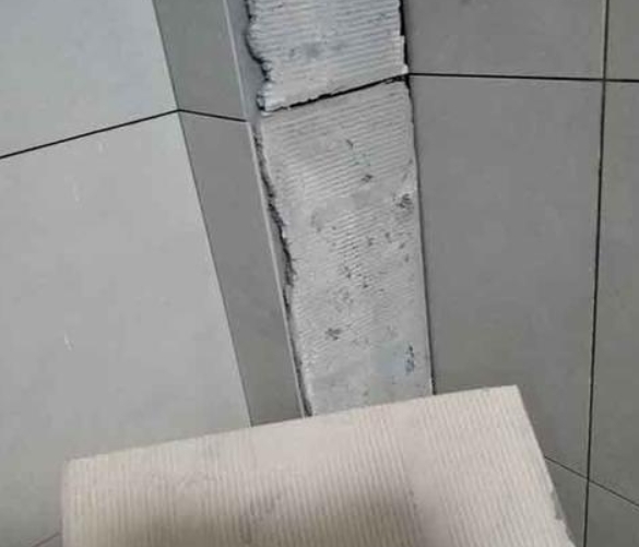 平罗瓷砖空鼓维修公司分享下厨房瓷砖脱落的补救措施。